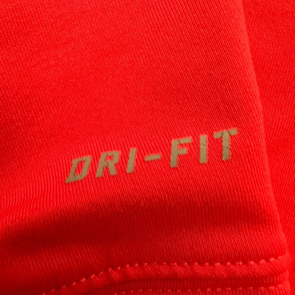 Nike Pro‎ Dri FIT Hoodie Women's Large Red Long Sleeve with Thumbholes Athletic